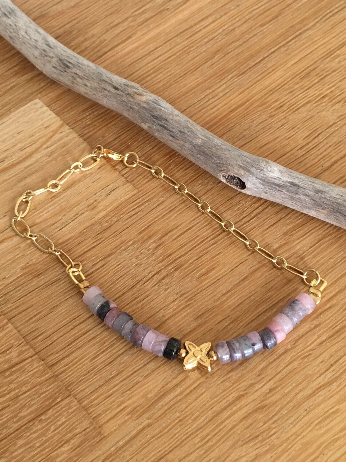 LA CHAÎNETTE LILAS