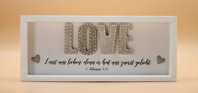 Wandbild aus Holz kurz "LOVE" 1.Johannes 4:19