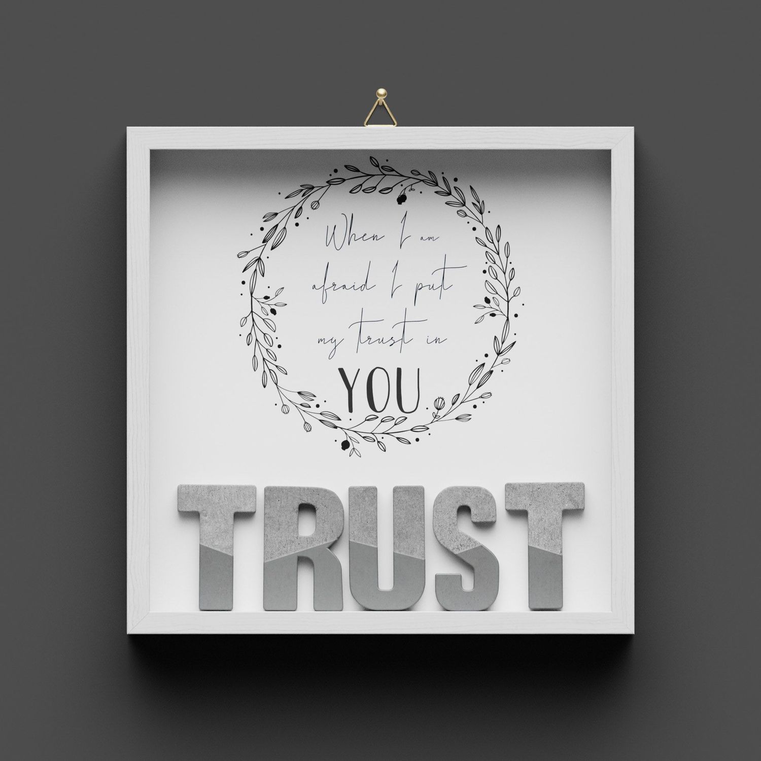 Wandbild aus Holz, "TRUST" mit Silber