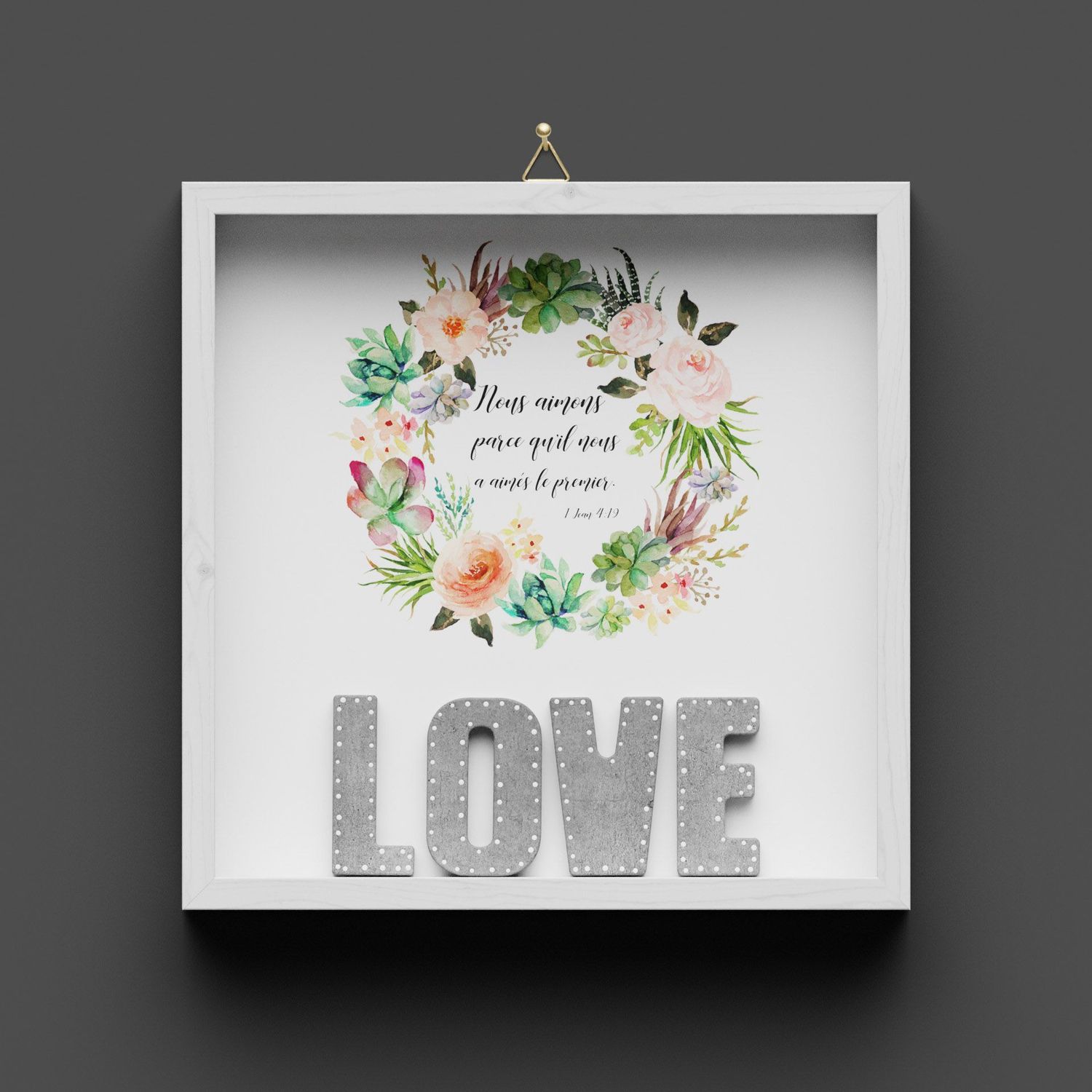 Cadre en bois "LOVE" fleurs, 1. Jean 4:19