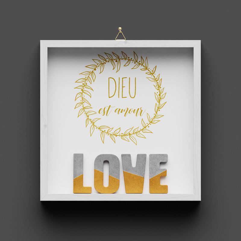 Cadre en bois "LOVE" or, Dieu est amour