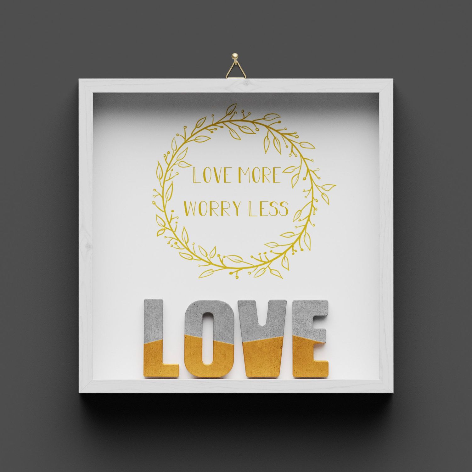 Wandbild aus Holz "LOVE" Gold