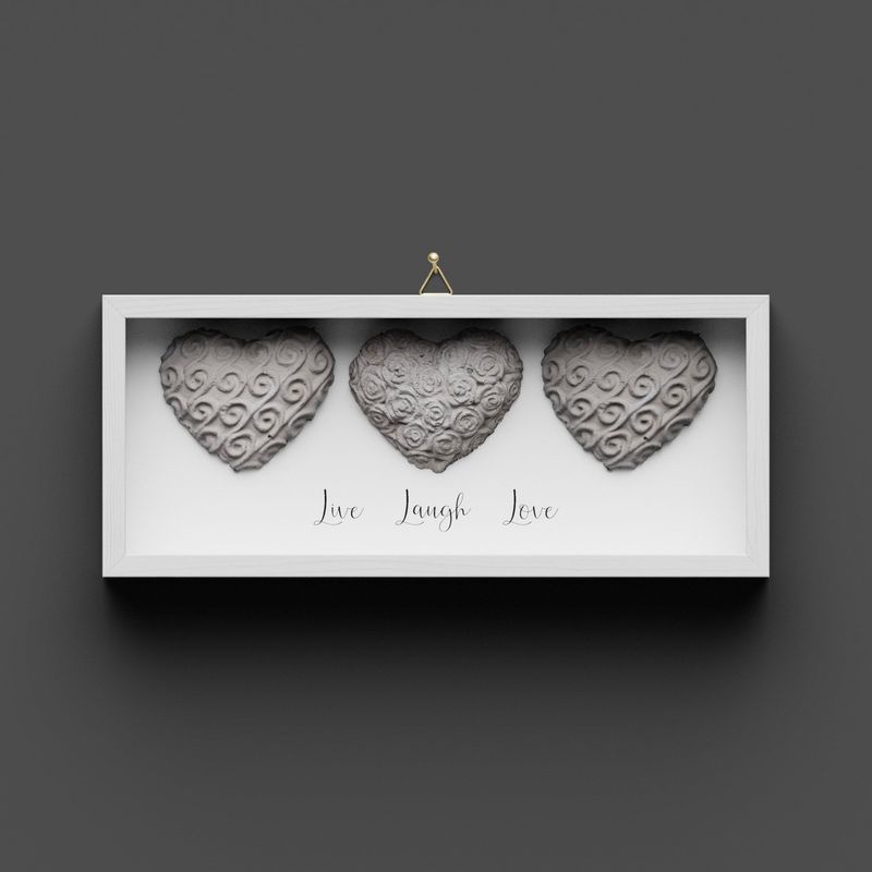 Wandbild aus Holz drei Herzen "LIVE LAUGH LOVE"