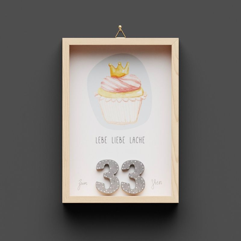 Wandbild aus Holz zum Geburtstag, Cupcake, Zahlen personalisierbar, (lieferbar Ende Februar 2025)