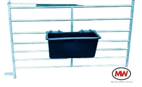 Plastic hook-over trough Plastic hook-over trough