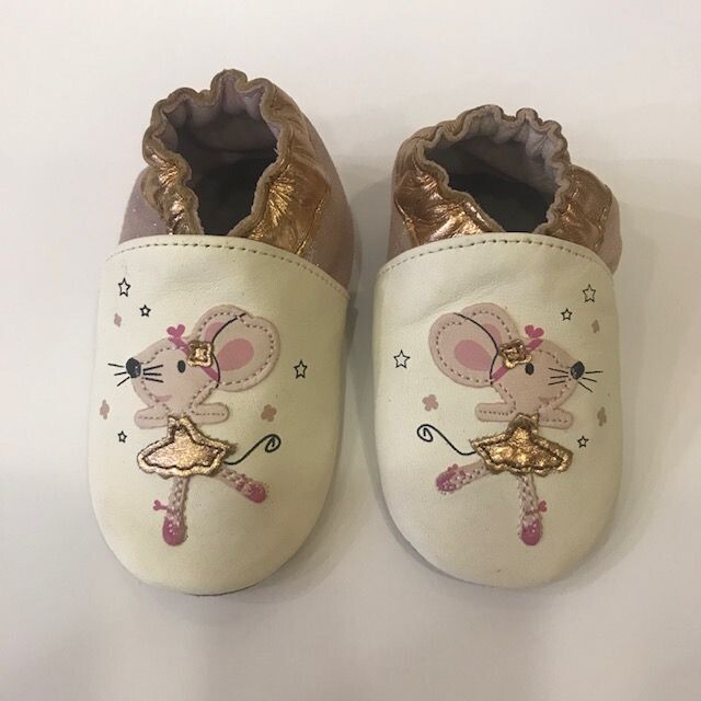Dancing Mouse Beige/Souris Robeez
