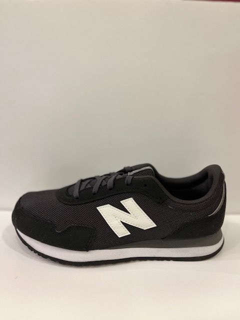 323 Noir New Balance