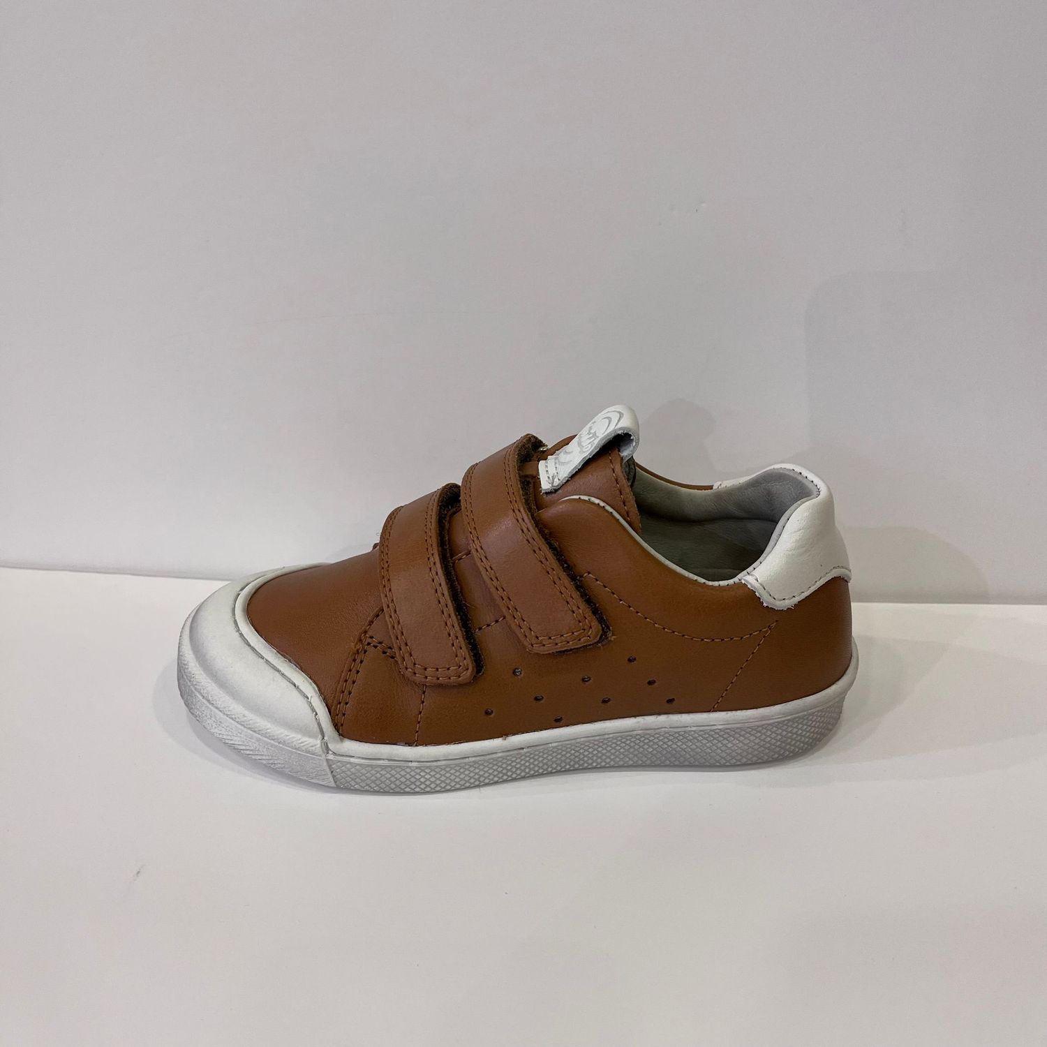 G2130316 Cognac Froddo