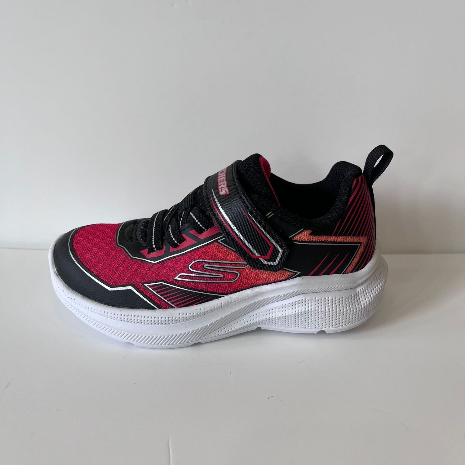 404127 Rouge/Noir Skechers