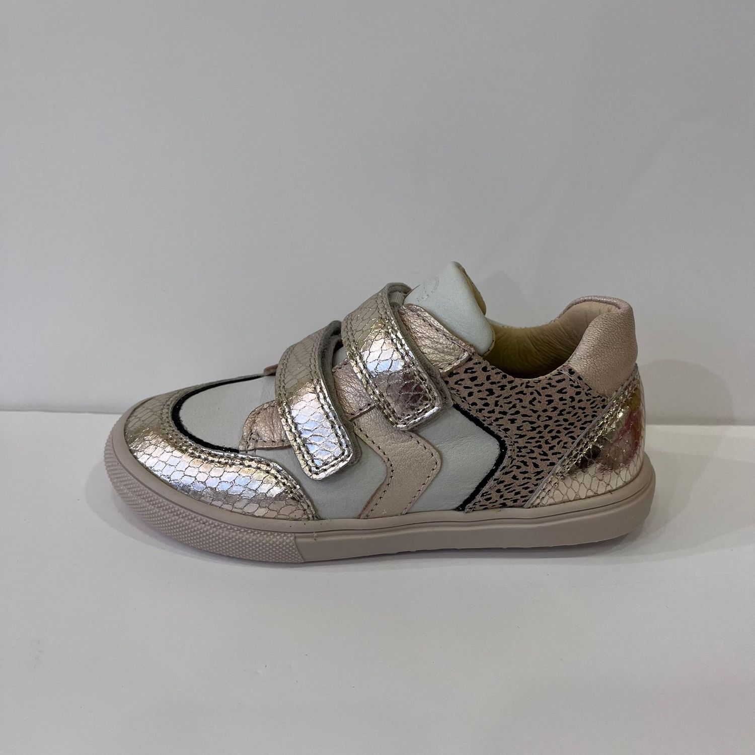 Neve Doré/Léopard Bellamy