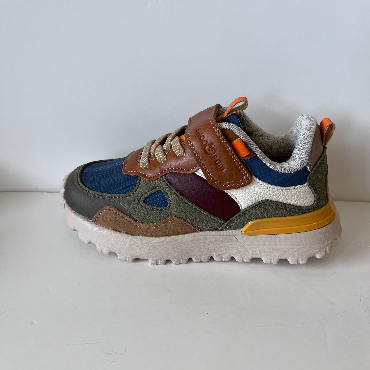 Joggy Kaki/Marron Shoo Pom