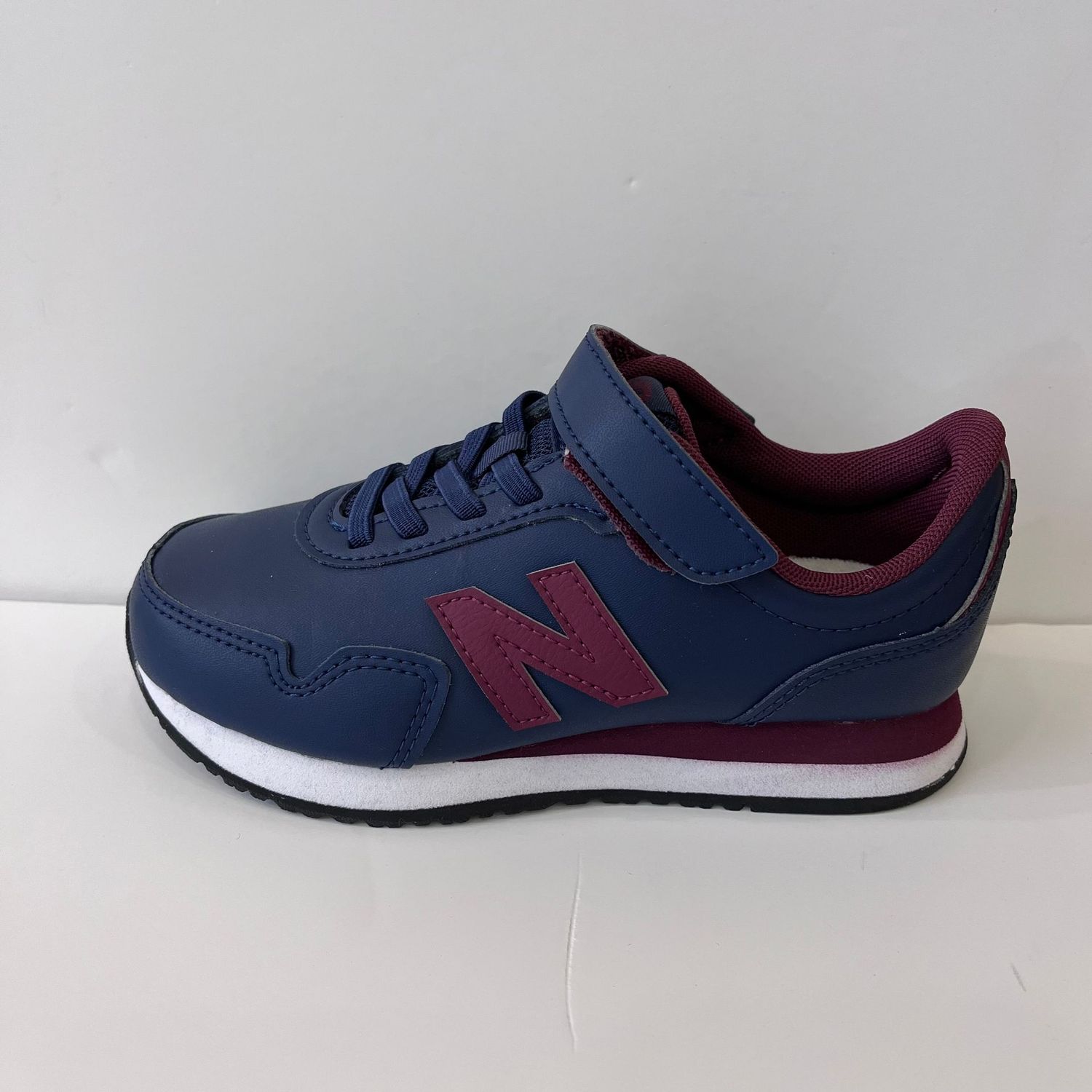 323 Marine/Bordeaux New Balance