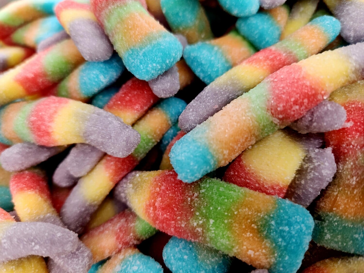 Bunte Flaschen  fruchtig süß 
