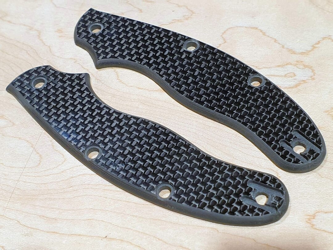 UKPK 4 pin Scales in 3mm Carbon Fibre Gloss, chamfered edge R/H Clip (VPC Stock Item)