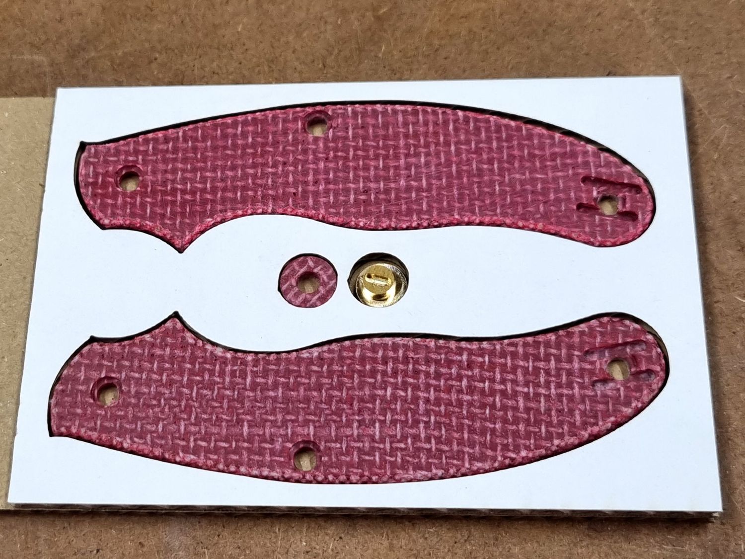 UKPK V2 flat 3.2mm 3 pin Scales in Red Burlap Micarta