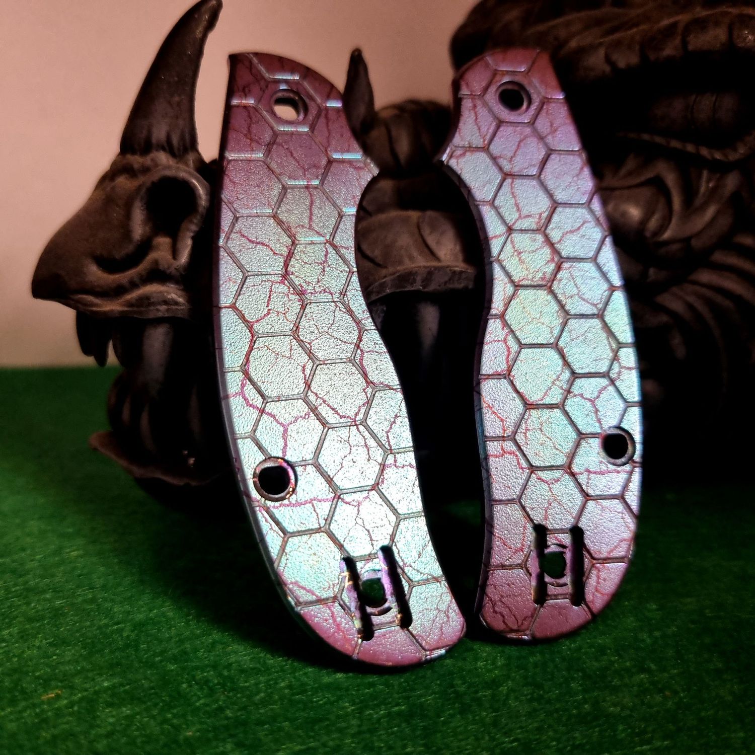 Urban Scales in 3mm Titanium (Anodised Crackled Oil Slick) large Honeycomb pattern