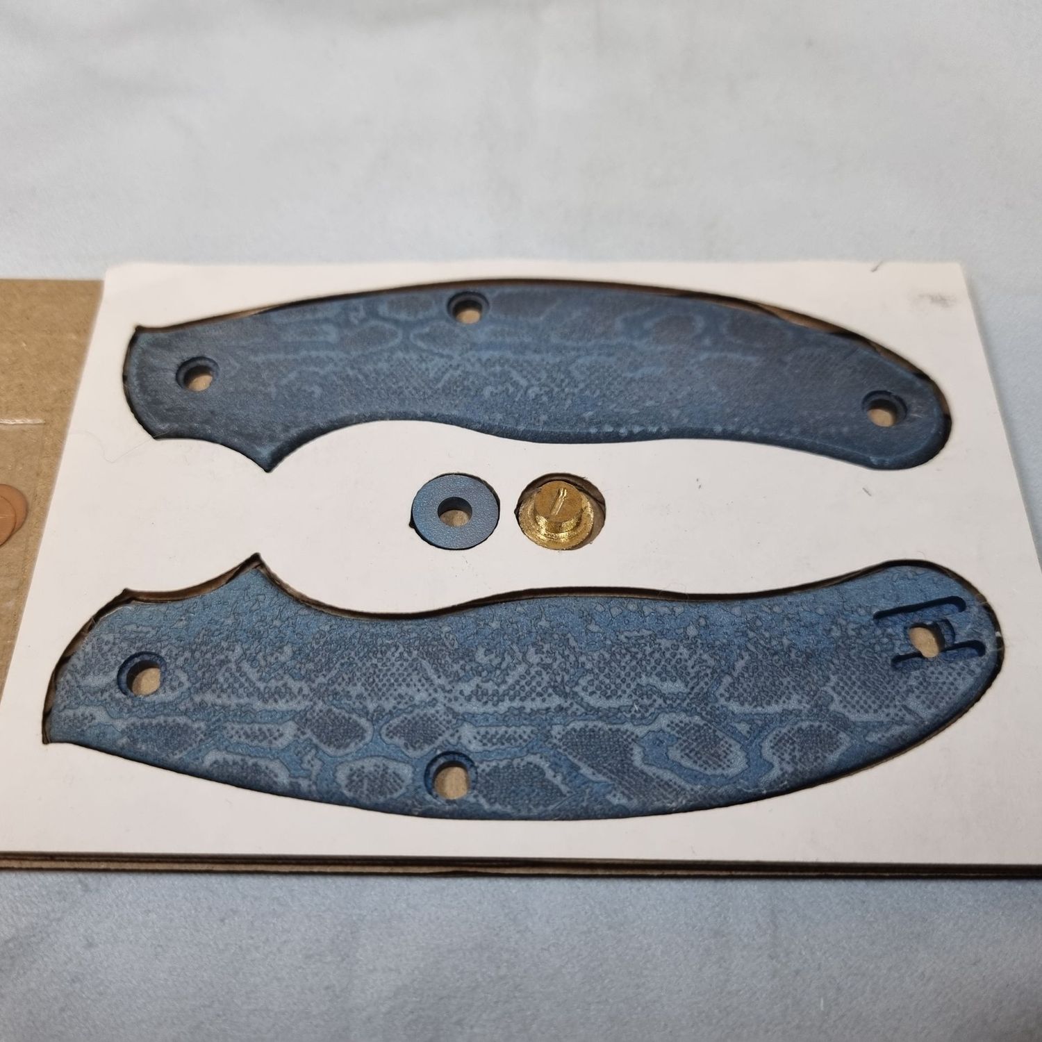UKPK 3 pin Scales in 3mm Titanium ( Snakeskin pattern )
