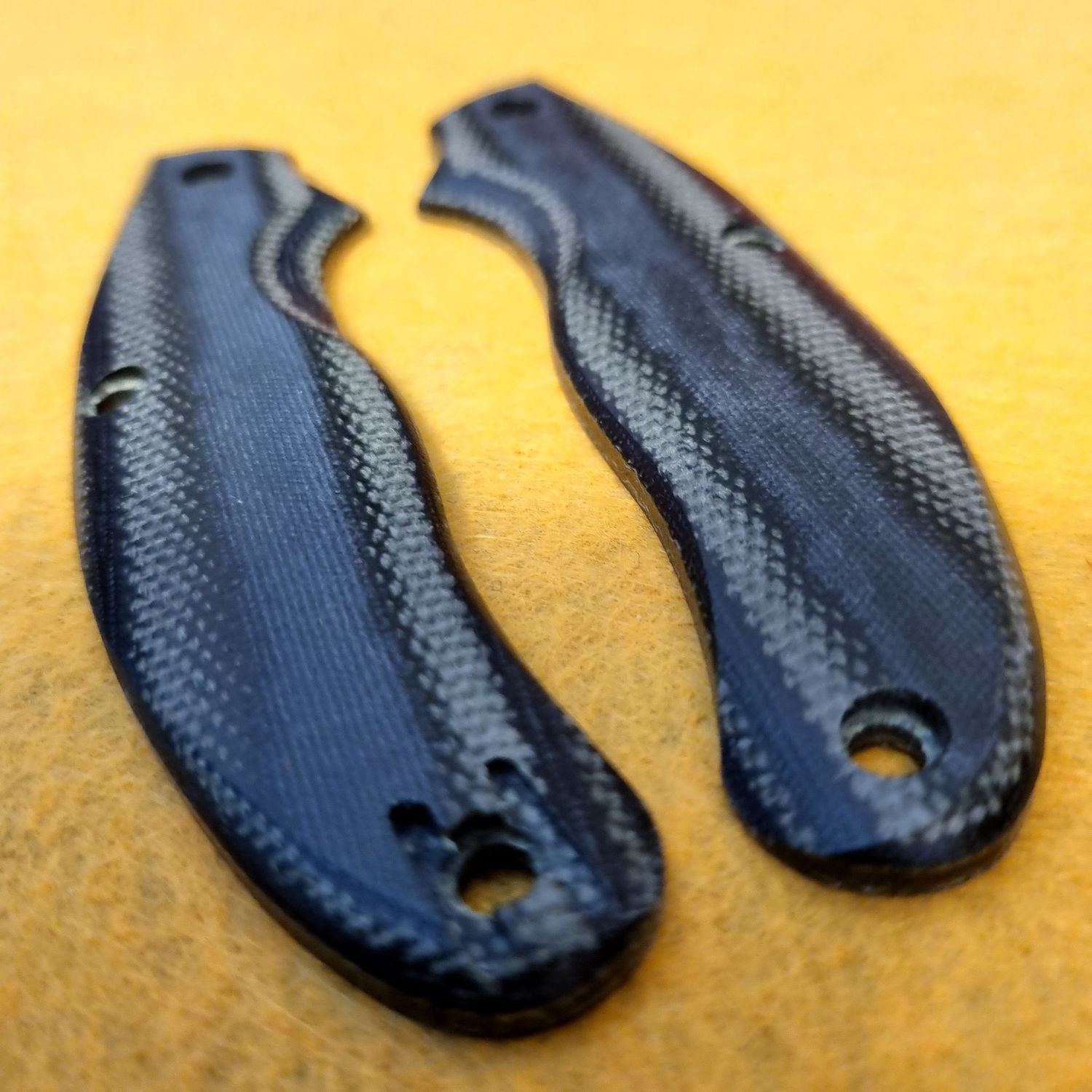 UKPK V2 Ergo 5mm 3 pin Scales in Black/Green Canvas Micarta