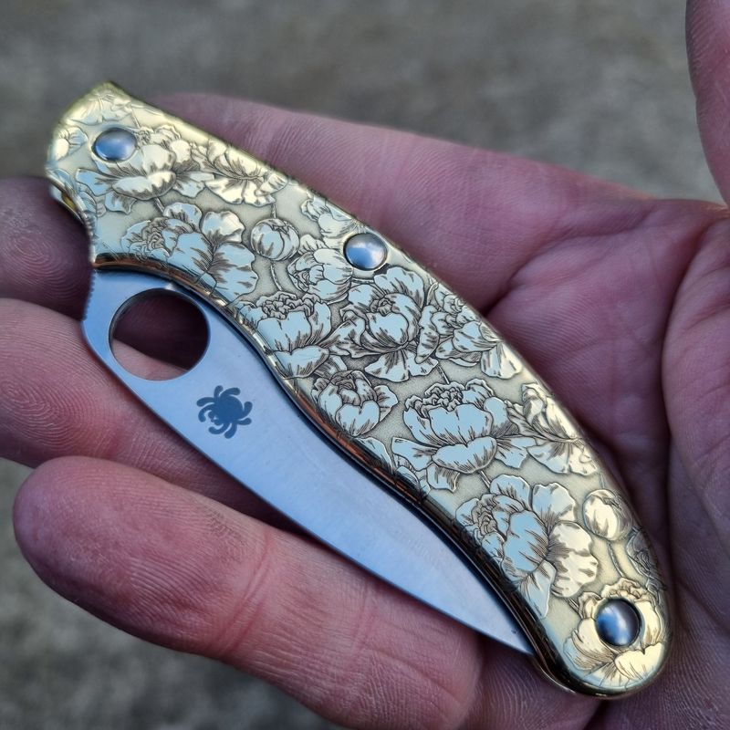 UKPK 3 pin Scales in 3mm Polished Brass with Peony Pattern