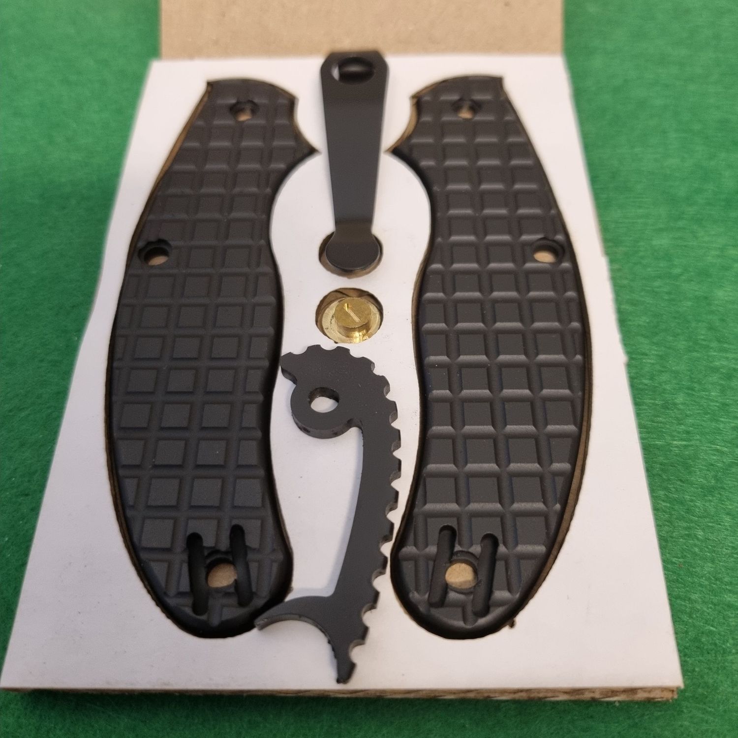 UKPK 3 pin Scales in 3.2mm Black Ceracoated Aluminium with Frag Pattern (Set)