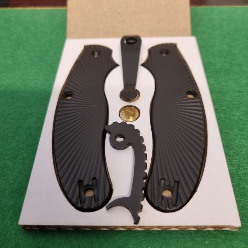 UKPK 3 pin Scales in 3.2mm Black Ceracoated Aluminium with Fluted Pattern (Set)