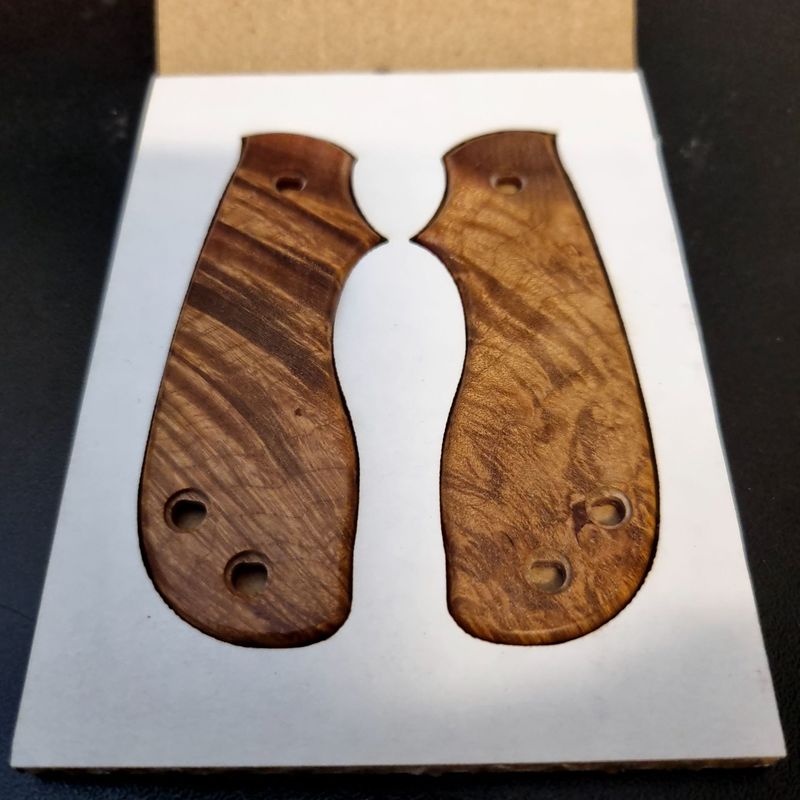Squeak Scales in 3.3mm Root Walnut Squeak Scales in 3.3mm Root Walnut