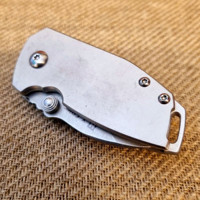 Squid Compact Scales in Titanium (Mill Finish) Squid Compact Scales in Titanium (Mill Finish)