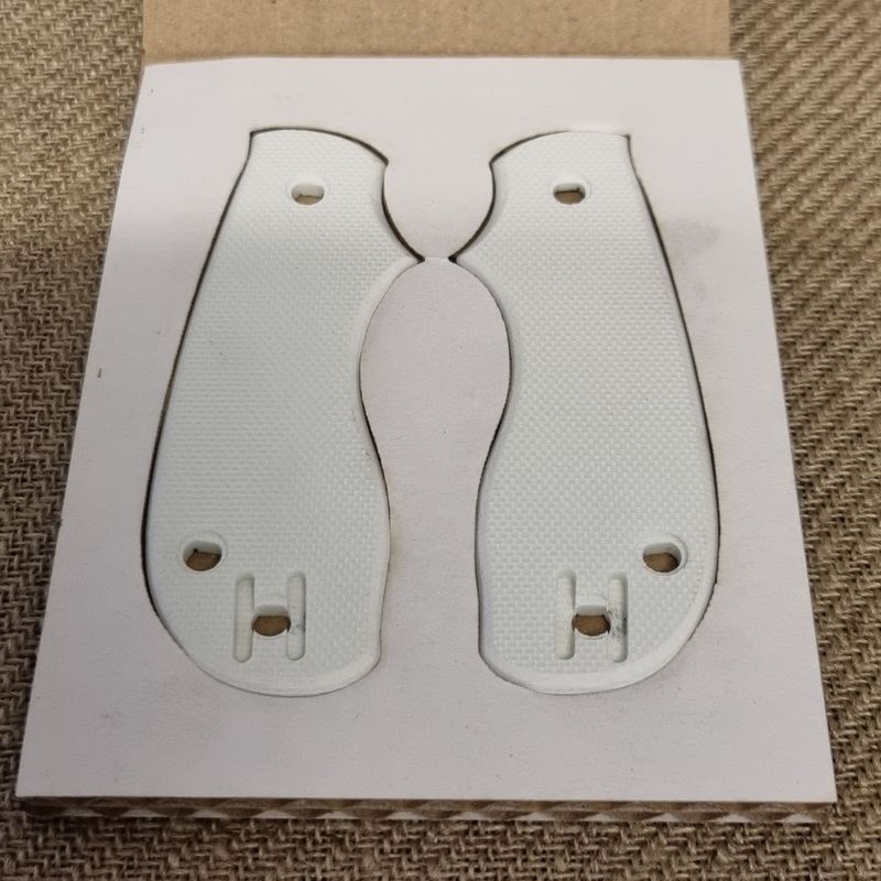Squeak Scales in 3.1mm G10 in Snow White Squeak Scales in 3.1mm G10 in Snow White
