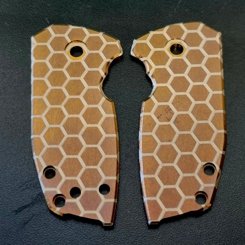 Squid Compact Scales in Bronze Honeycomb Anodised Titanium
