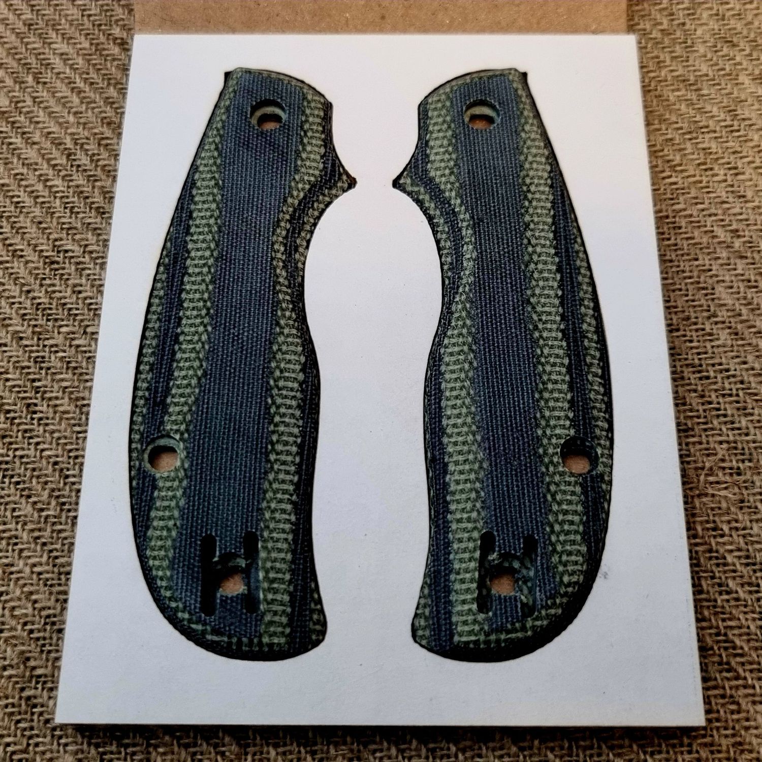 Urban V2 Ergo 5mm in Sage Green Canvas Micarta (Dark Stripe)