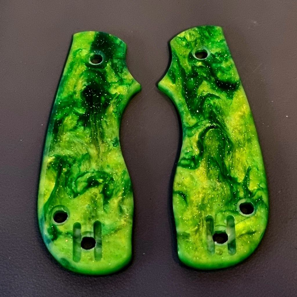 Squeak Scales in 3mm Cast Acrylic (Jade Nebula) Squeak Scales in 3mm Cast Acrylic (Jade Nebula)