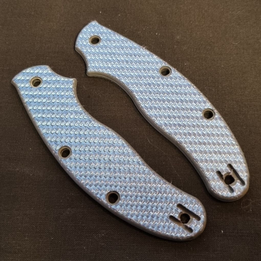 UKPK 4 pin Scales in 3mm Carbon Fibre Blue/Black
