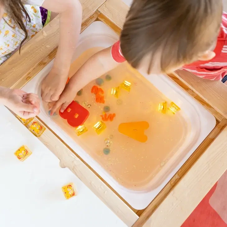 Glo Pals Light Up Cubes - Daniel Tiger