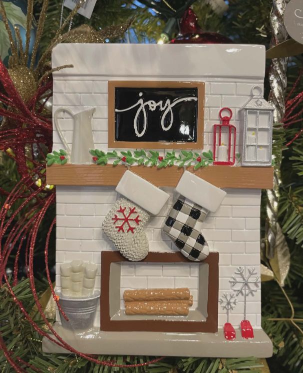 Mantel with Stocking Ornament PolarX