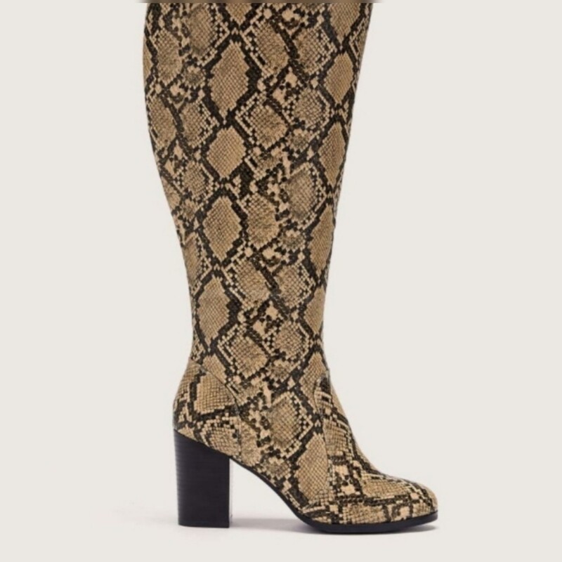Size 10 wide snake print boots