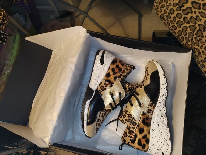 Leopard print sneakers 