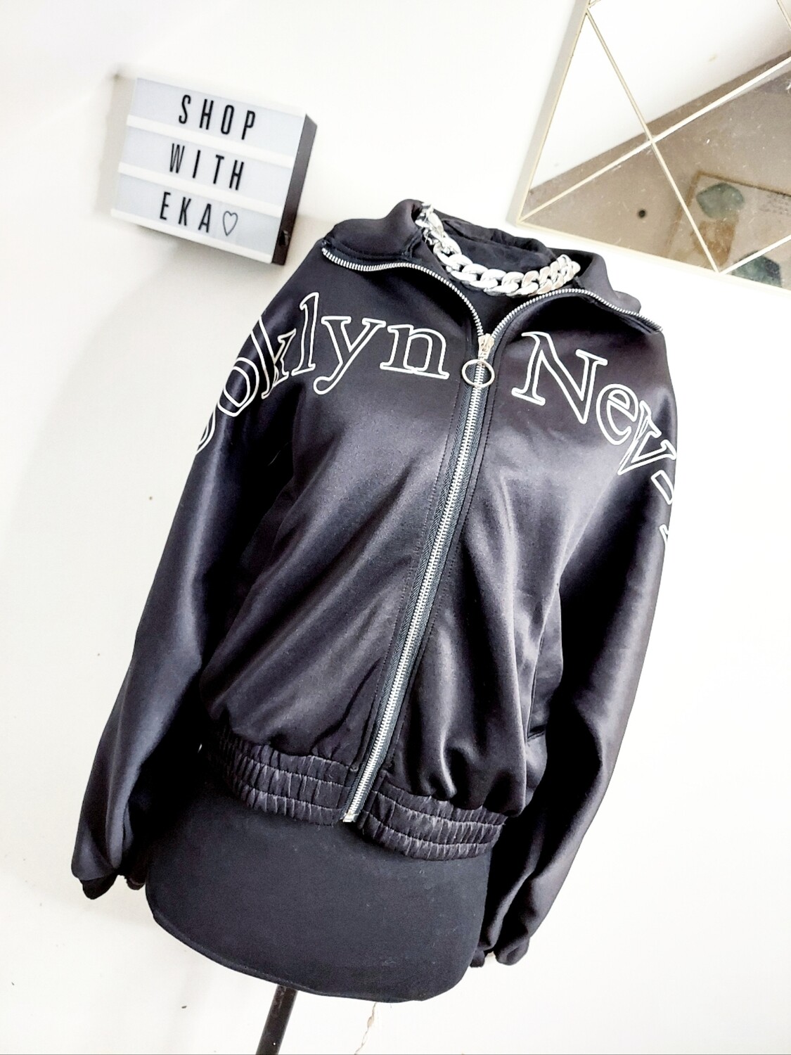 Used new York zippy lightweight crop jacket