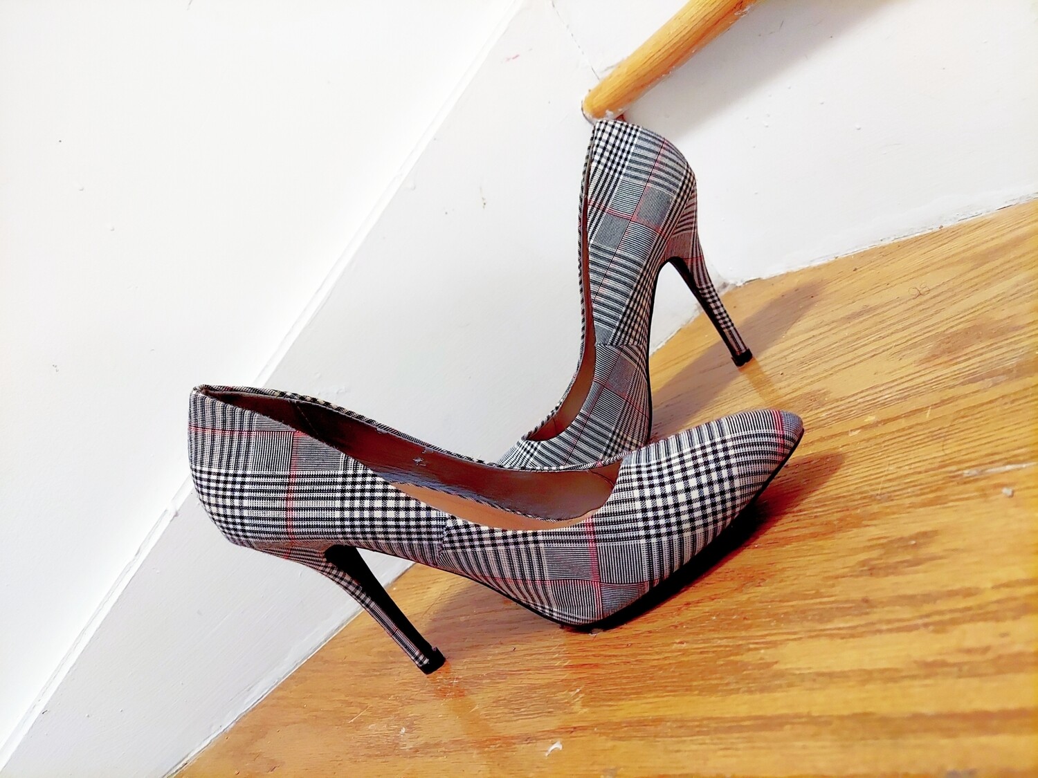 used Grey plaid heels size 9