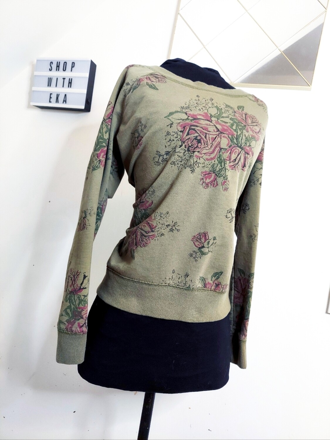 used olive green floral sweater