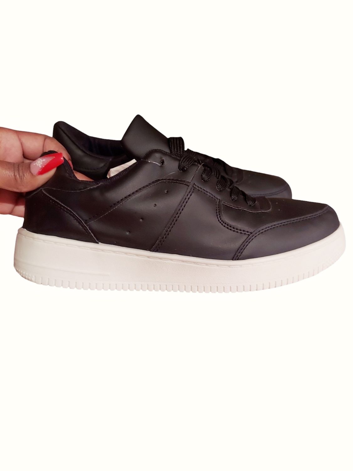 Black white sneakers