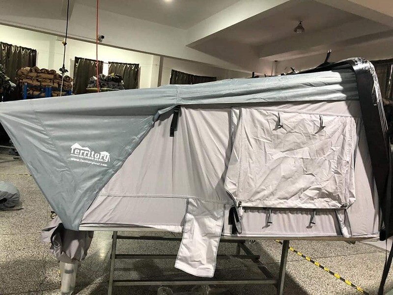 4 person Roof Top Tent - Gray