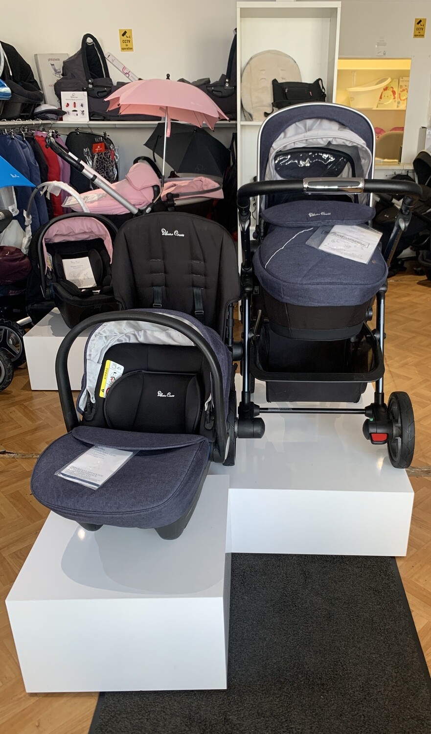 ​Silver Cross Pioneer Travel System