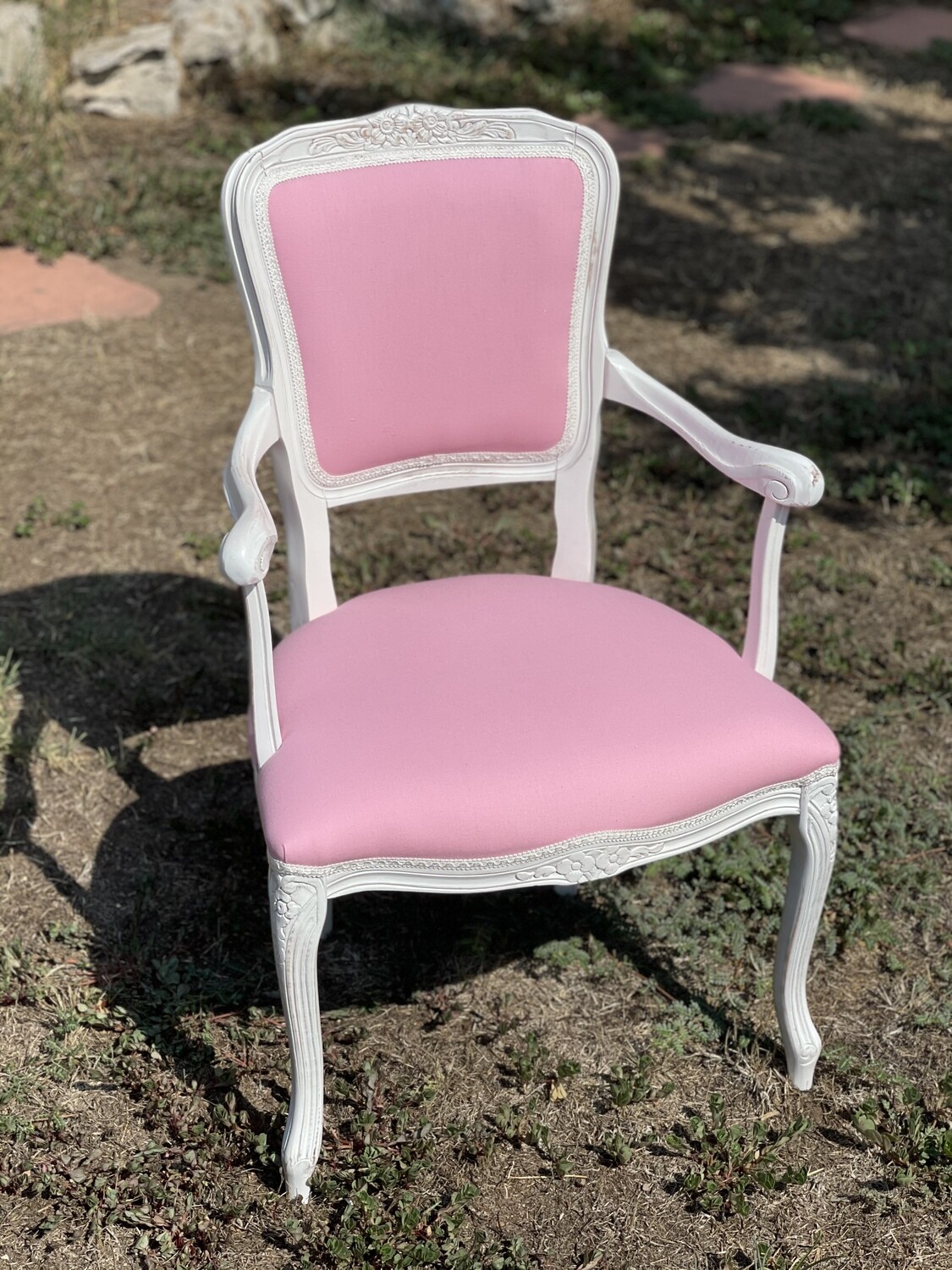 Poltroncina Parigina Rosa In Legno Bianco Shabby