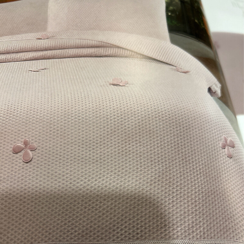 Trapunta matrimoniale 260x260 cm con applicazione farfalle 100% Microfibra col Rosa