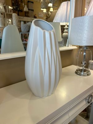 Vaso bianco ceramic L.22 P.19 H.45 Vaso bianco ceramic L.22 P.19 H.45
