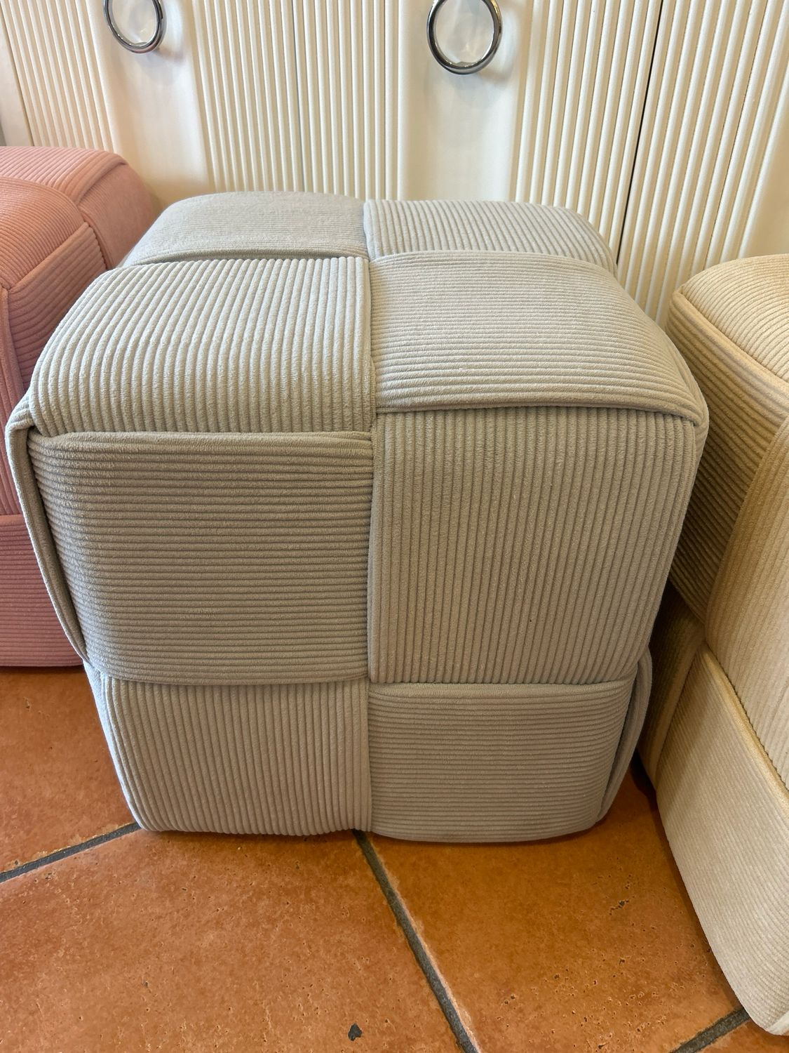 Pouf quadrato mis.40x40 h43 col.grigio