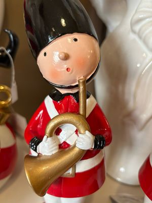 Soldatino H.28 cm con sassofono con giacca rossa