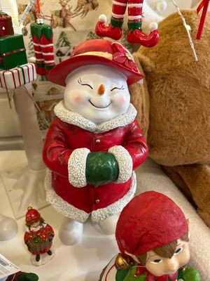 Pupazzo di neve femmina in resina mis.17x18x36,5H