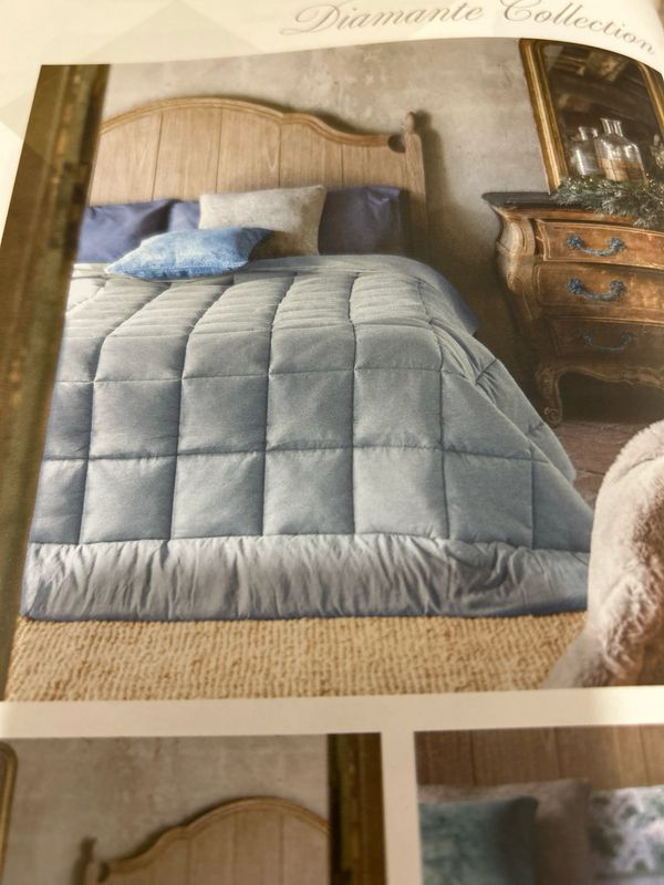 Trapunta Blanc Diamante Collection mis.260x260 col azzurro 300gsm 100% In microfibra