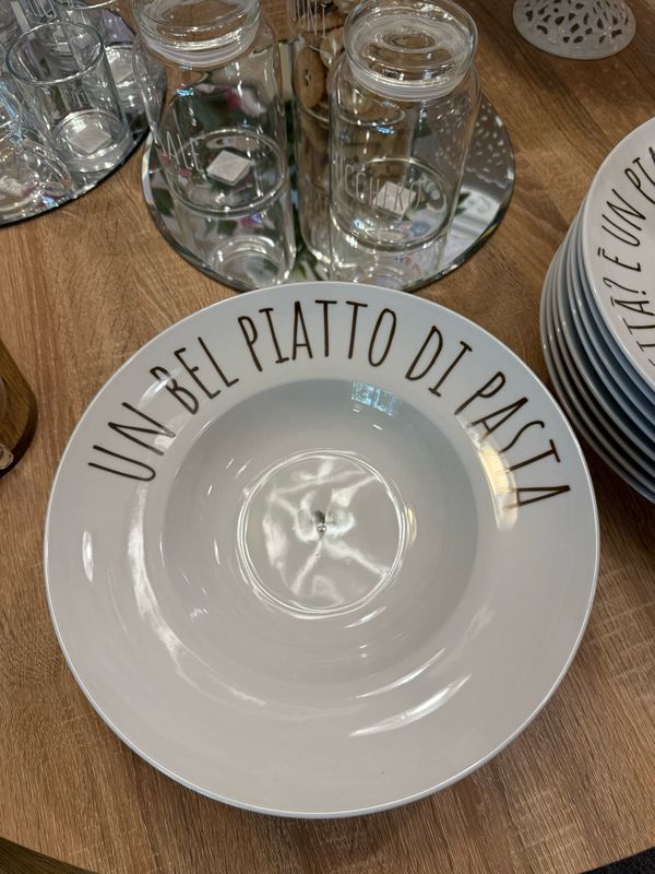 Set 6 Piatti da Pasta “UN BEL PIATTO DI PASTA” Set 6 Piatti da Pasta “UN BEL PIATTO DI PASTA”